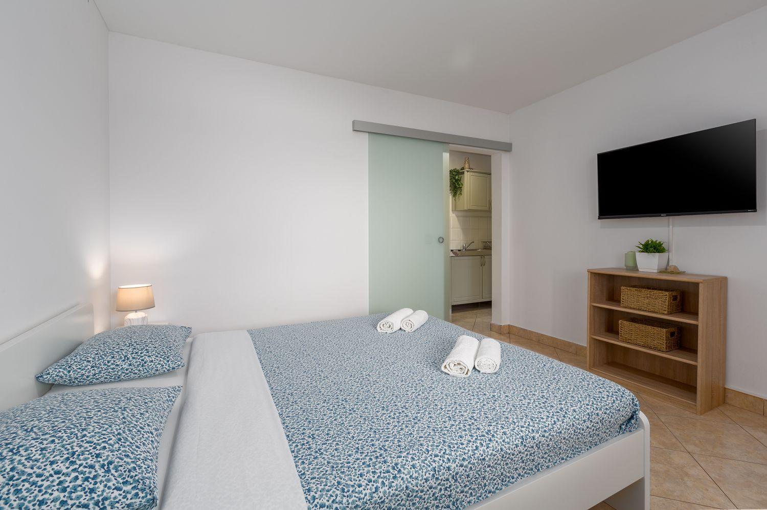 Appartement Idyllisches Nur 600 Meter Zum Mit Privater Terrasse, Wifi, Parkplatz