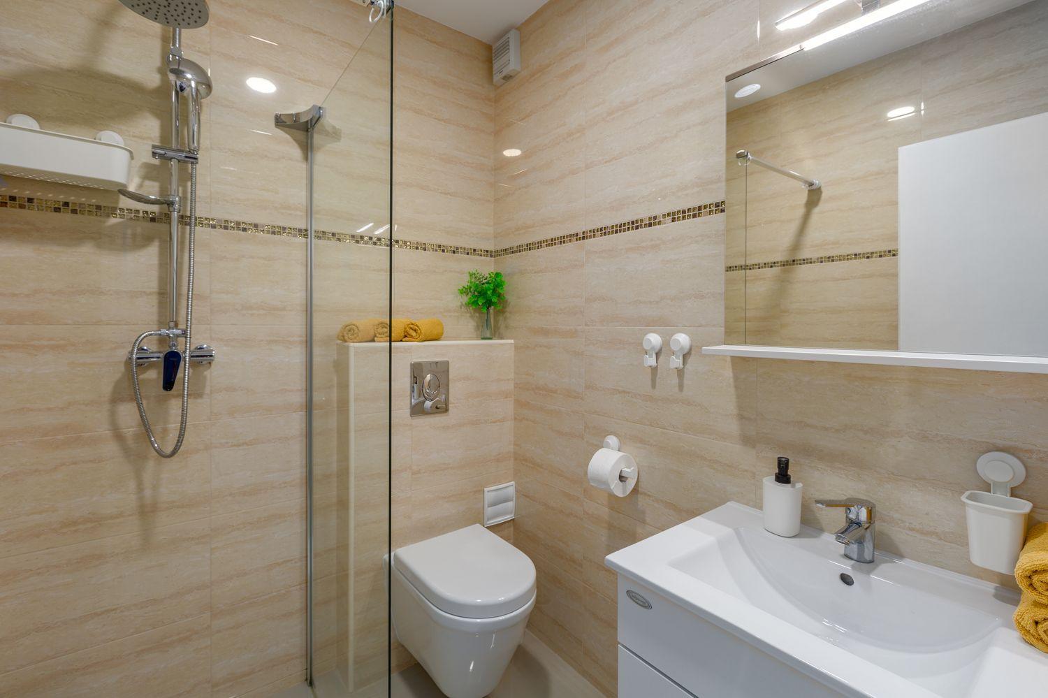 Idyllisches Nur 600 Meter Zum Mit Privater Terrasse, Wifi, Parkplatz Apartment