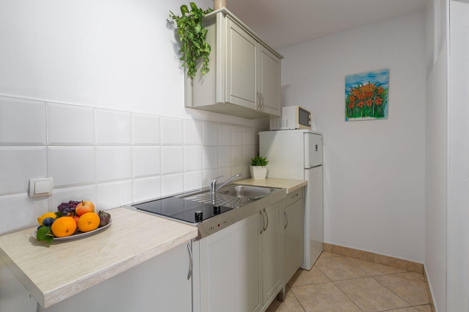 Idyllisches Nur 600 Meter Zum Mit Privater Terrasse, Wifi, Parkplatz Poreč