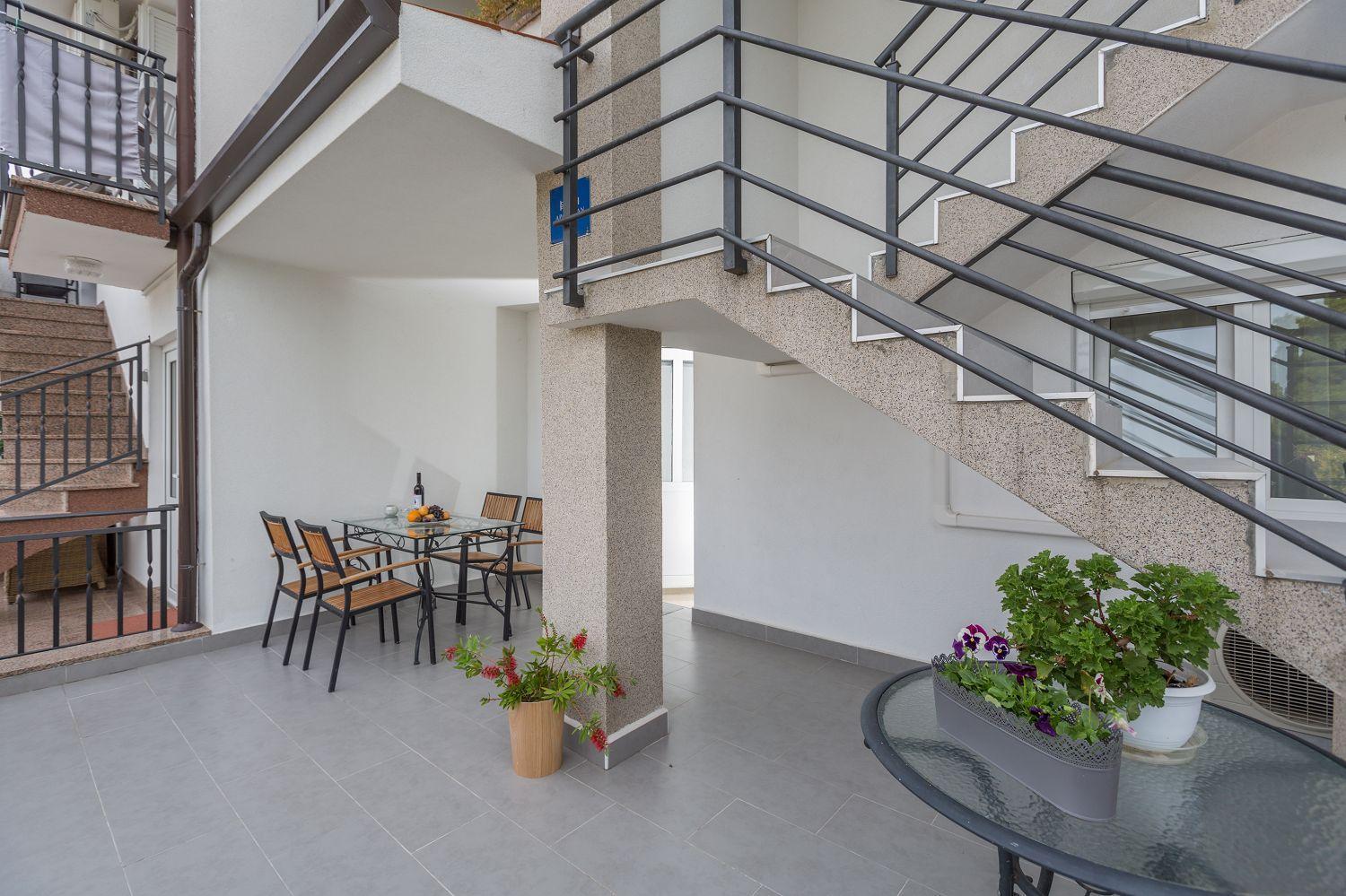 Idyllisches Nur 600 Meter Zum Mit Privater Terrasse, Wifi, Parkplatz Apartment